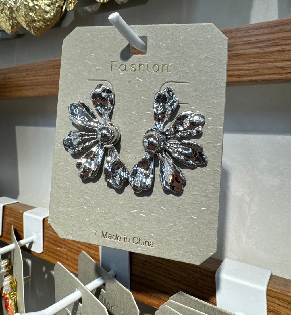 Sculpted Petal Stud Earrings - W3-0337