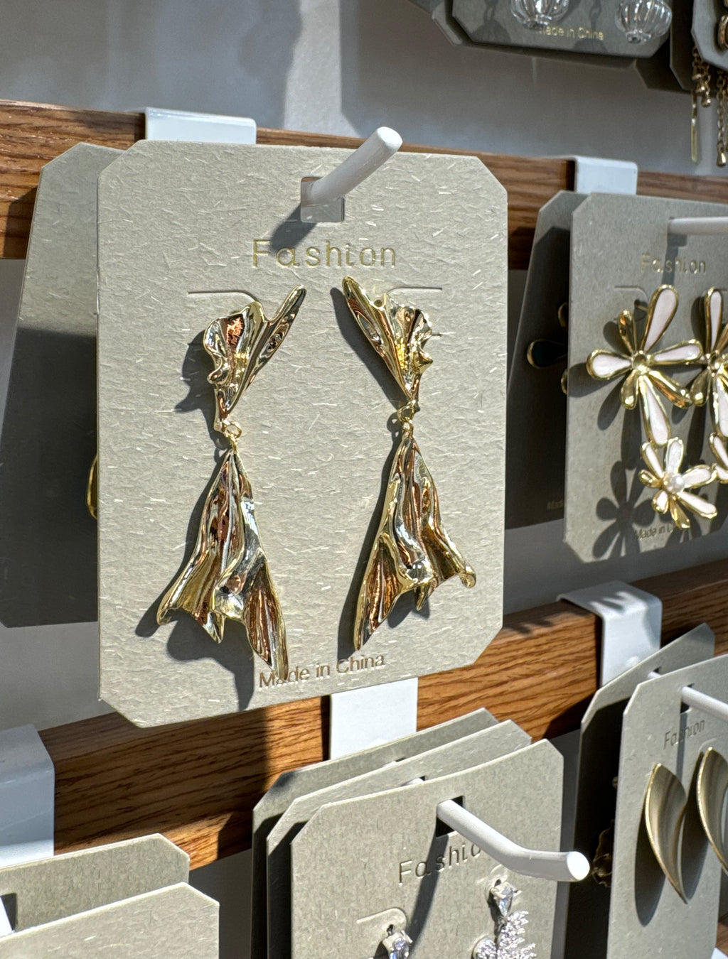 Sculptural Ribbon Drop Earrings - W3-0352