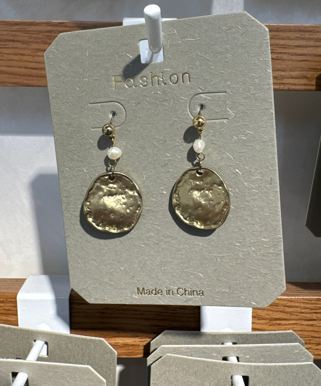 Hammered Coin Pearl Earrings - W3-0355