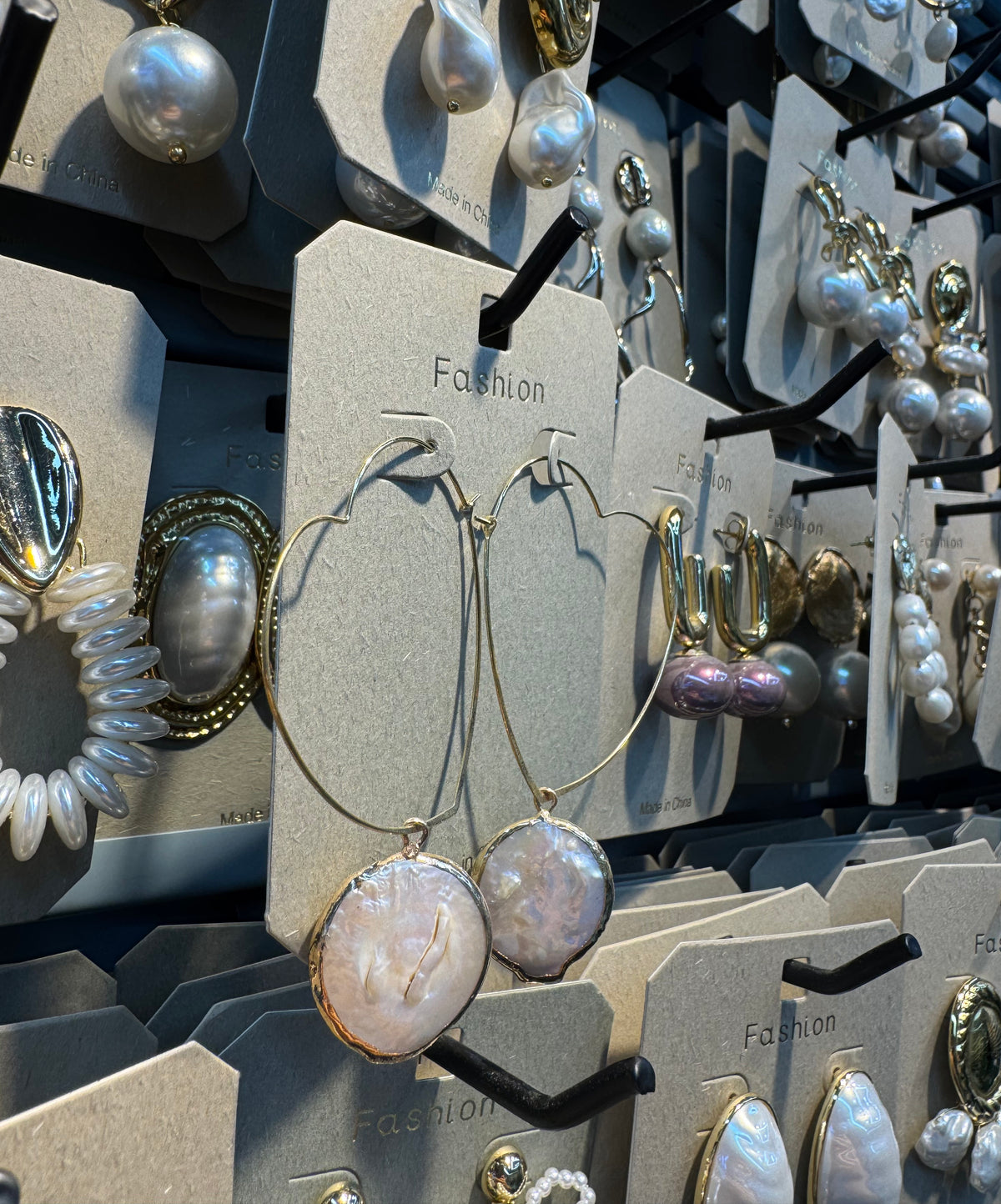 Round Pearl Disc Hoop Earrings - W3-0362
