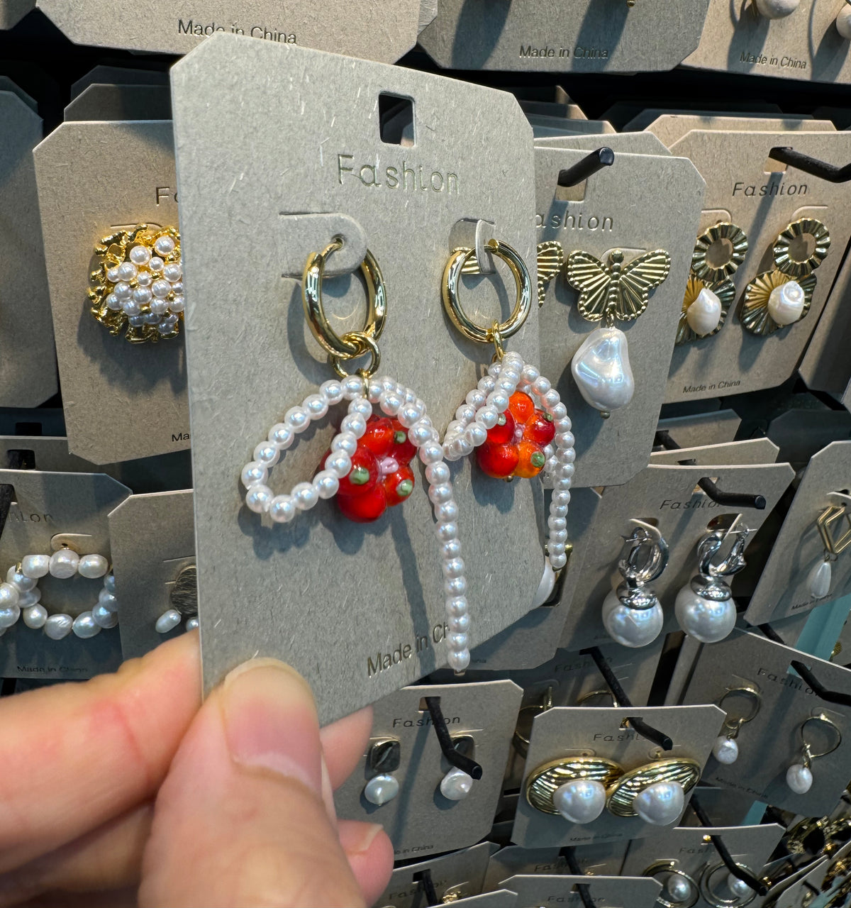 Red Bead Pearl Bow Hoop Earrings - W3-0392