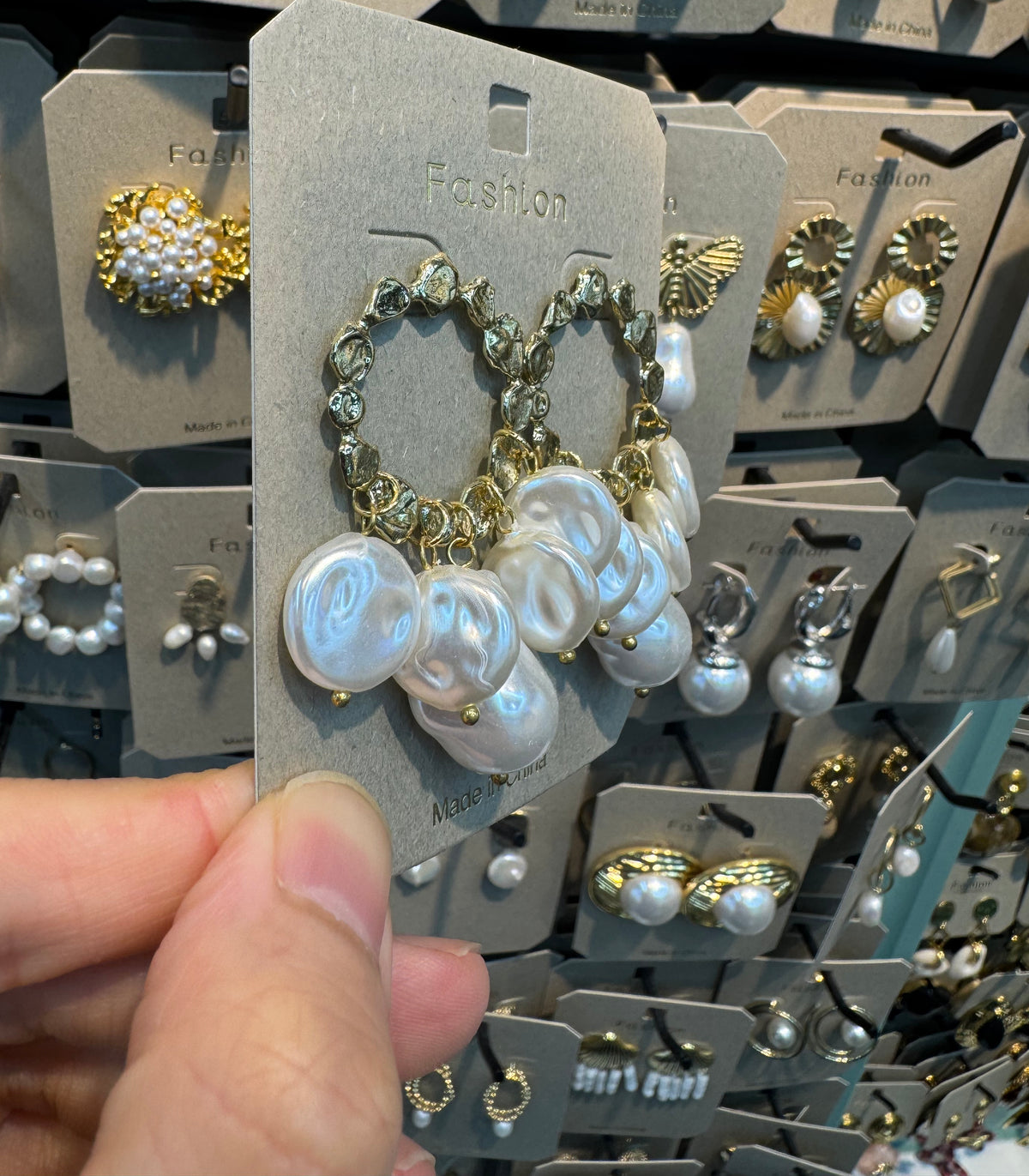 Floral Ring Pearl Charm Earrings - W3-0400