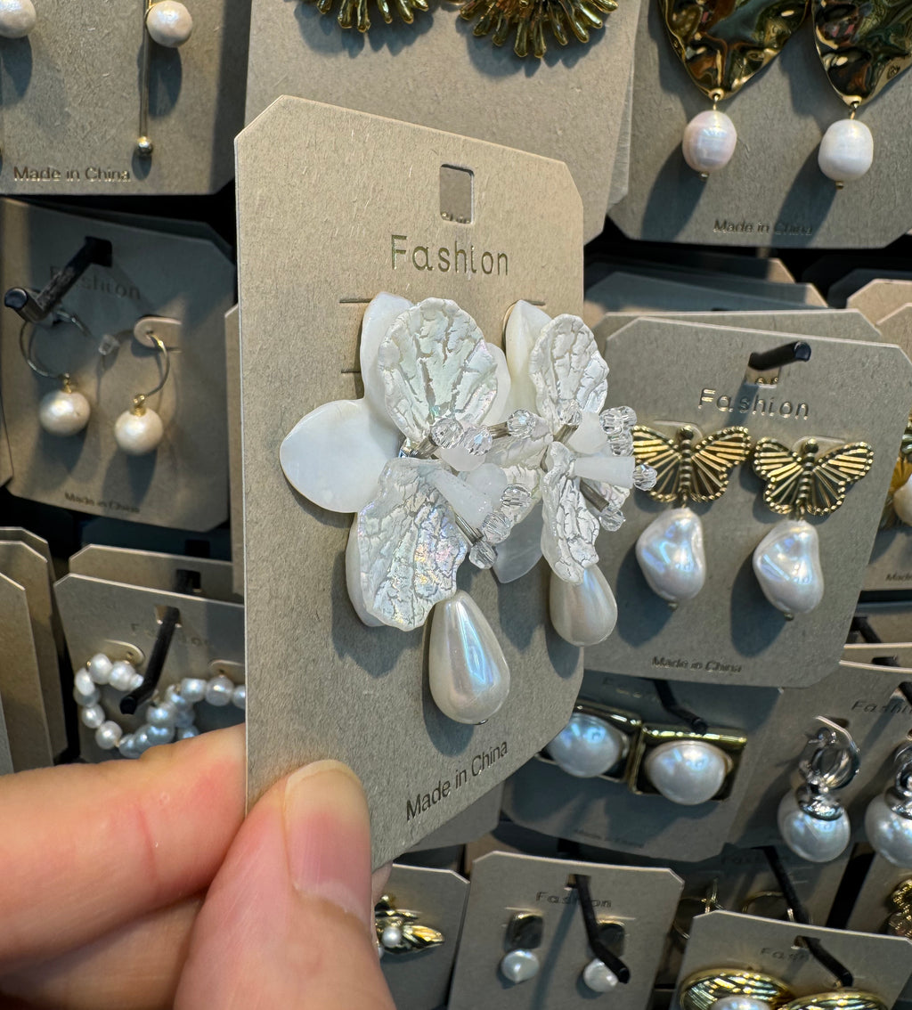White Flower Pearl Drop Earrings - W3-0402