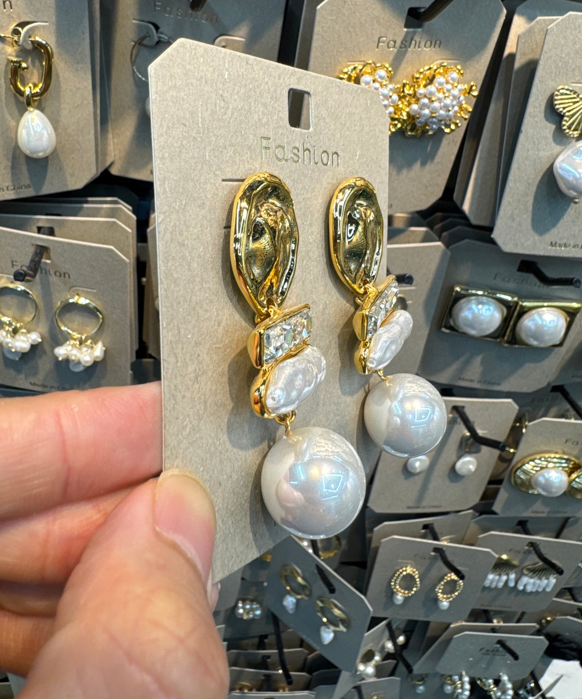 Layered Pearl Sculpted Earrings - W3-0410