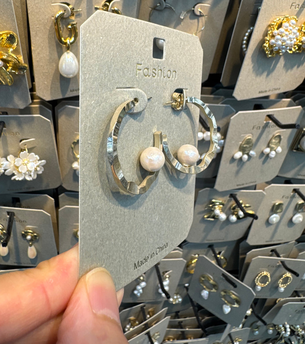 Hammered Pearl Open Hoop Earrings - W3-0412