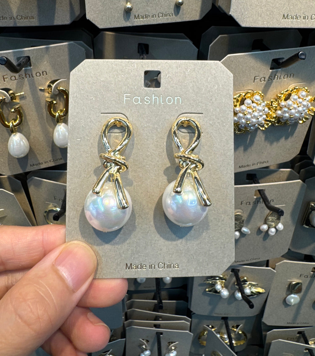 Linked Oval Pearl Ball Earrings - W3-0413