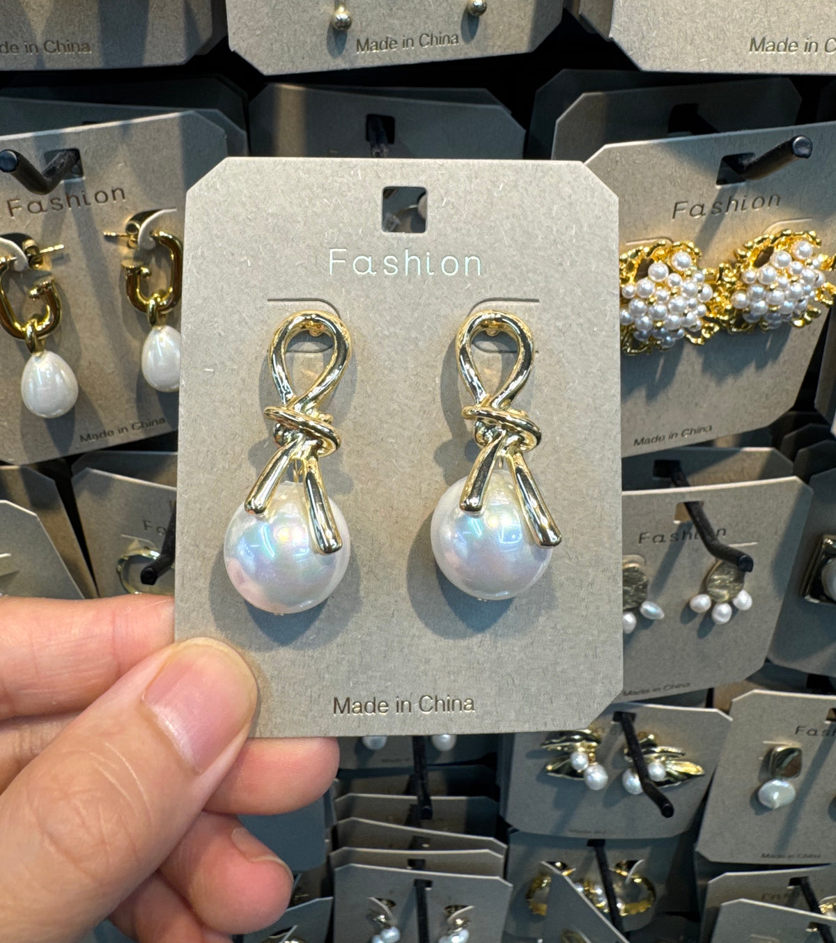 Linked Oval Pearl Ball Earrings - W3-0413