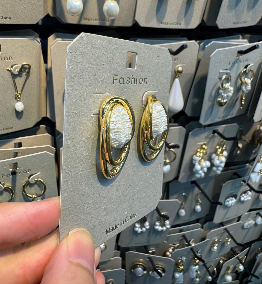 Layered Oval Pearl Stud Earrings - W3-0429