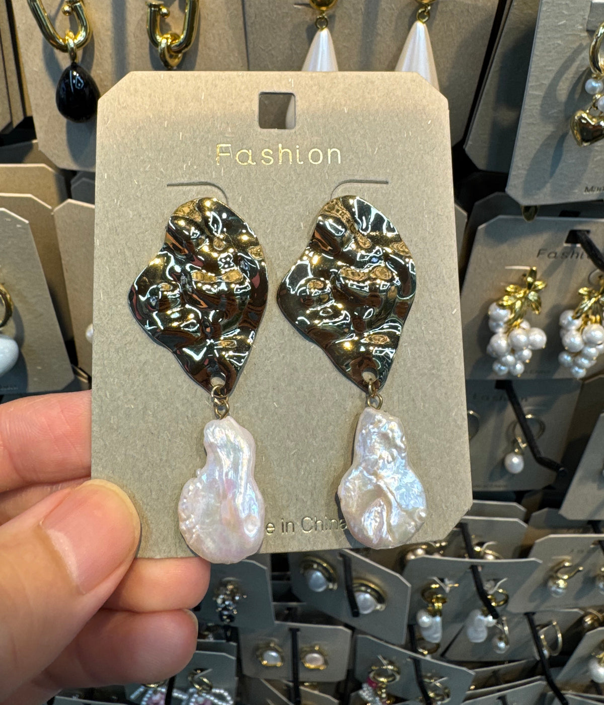 Textured Leaf Baroque Pearl Earrings - W3-0437