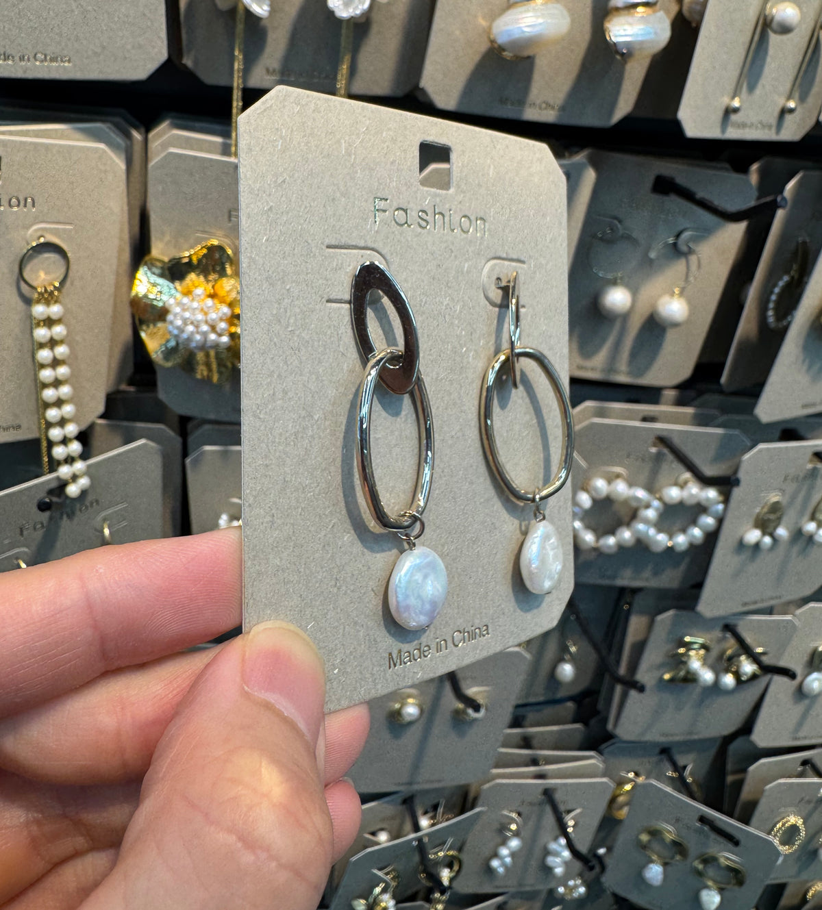 Linked Oval Pearl Drop Earrings - W3-0446