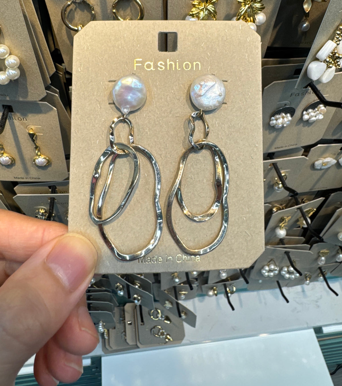 Overlapping Oval Pearl Earrings - W3-0450