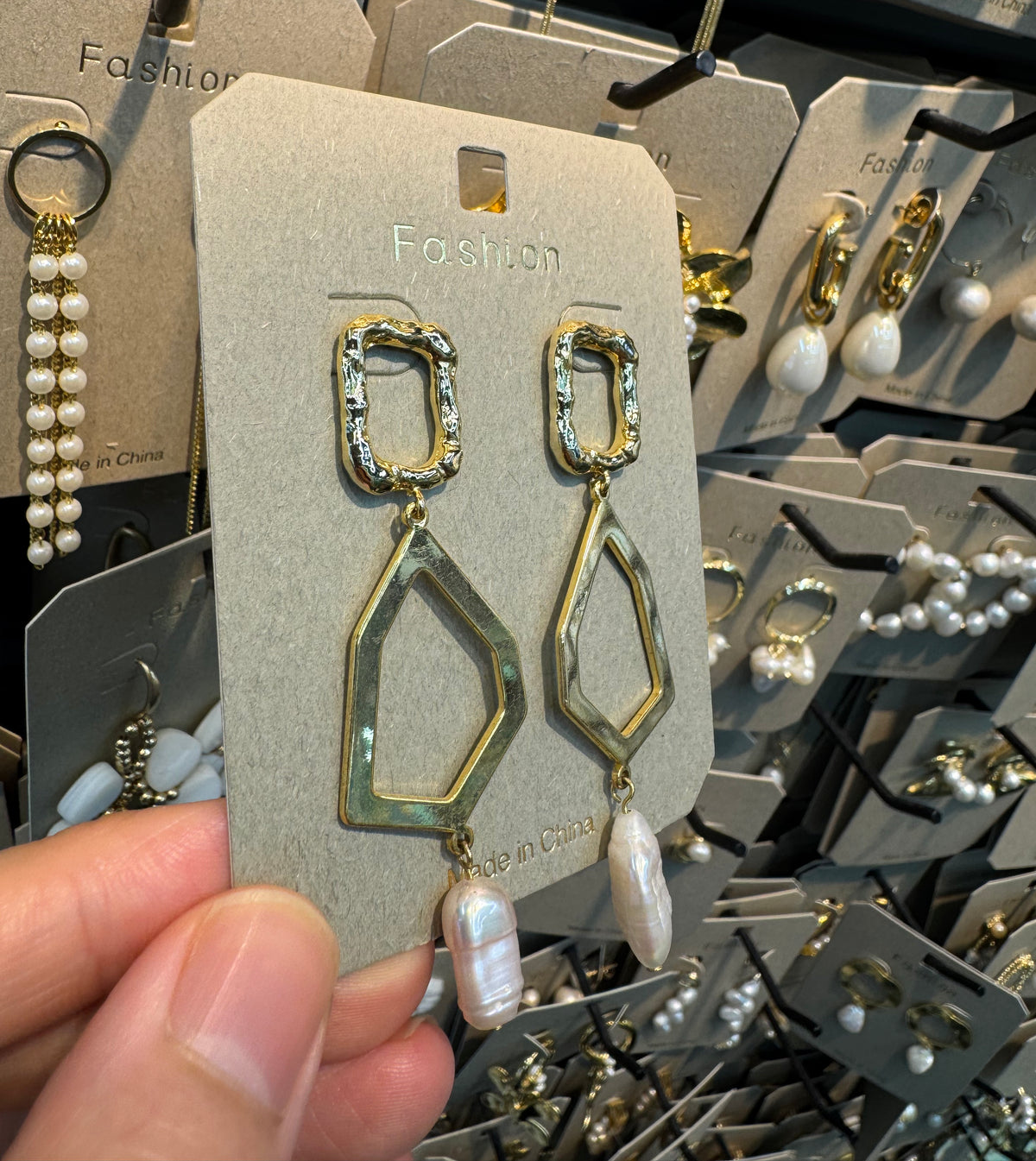 Geometric Frame Pearl Earrings - W3-0481