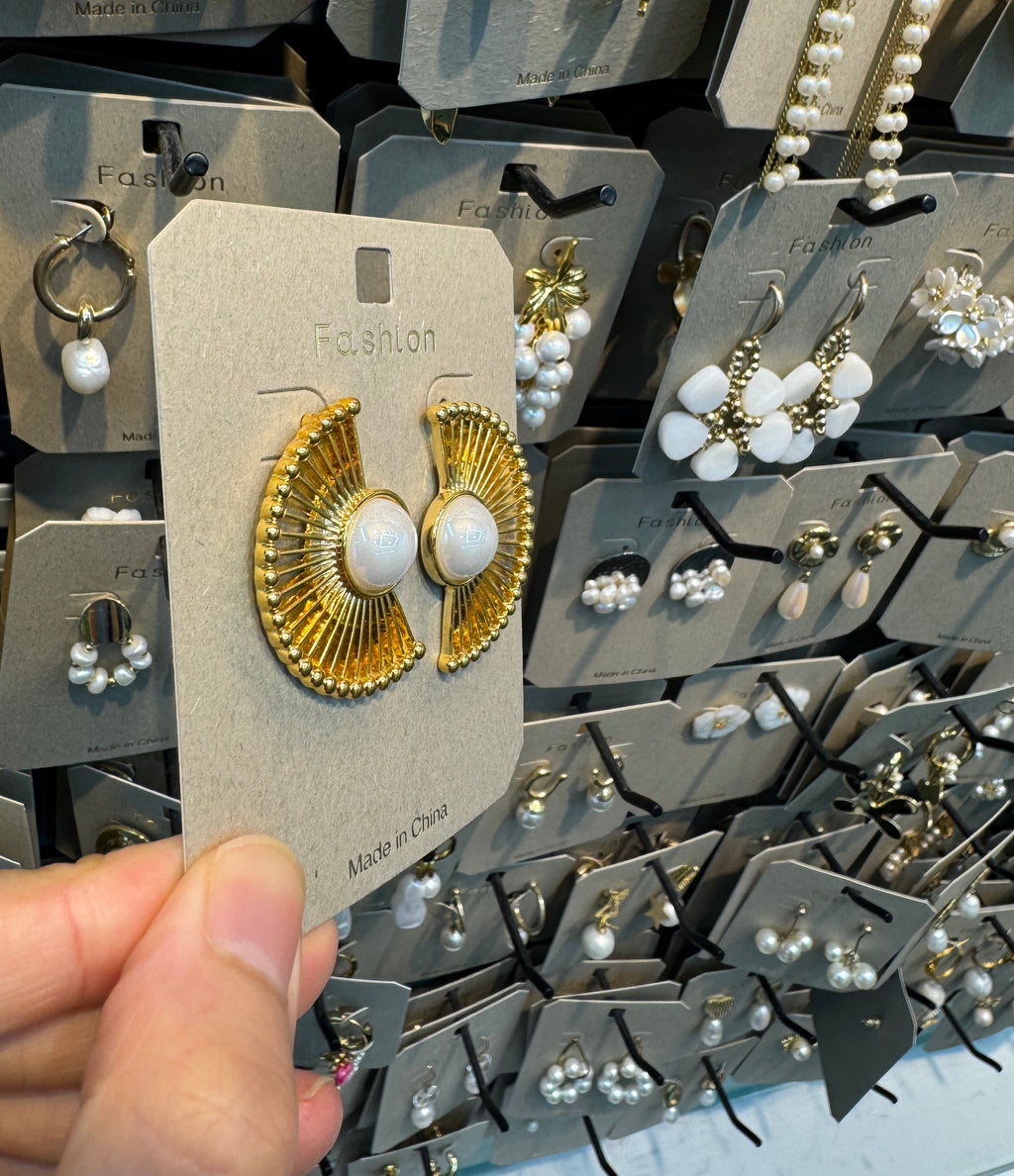 Radiant Fan Pearl Stud Earrings - W3-0487