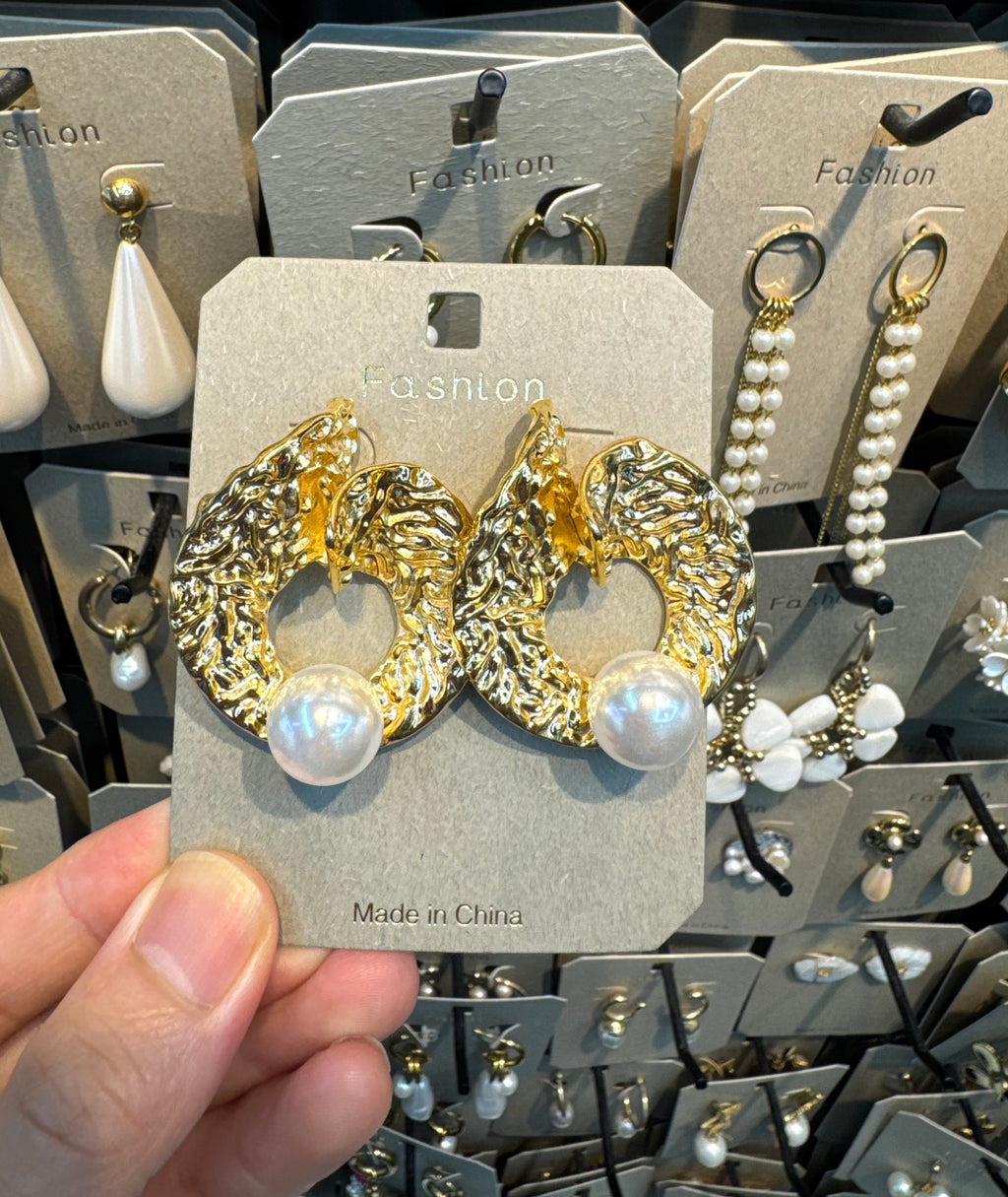 Ornate Circle Pearl Drop Earrings - W3-0495