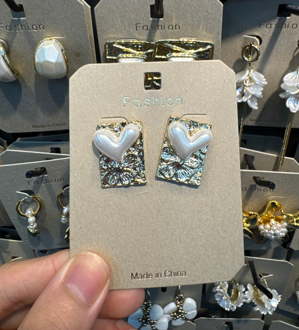 Textured Square Pearl Heart Studs - W3-0504