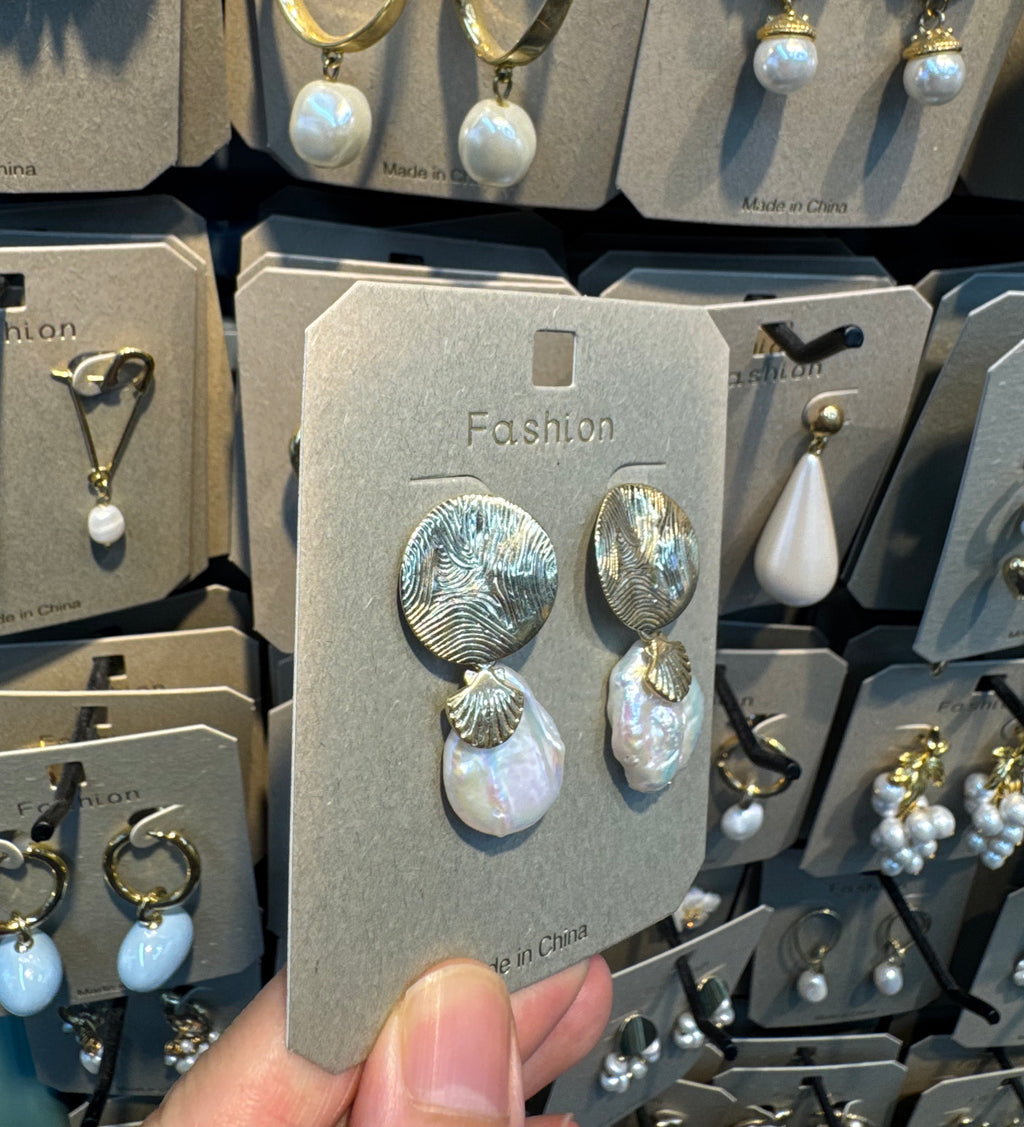 Hammered Disc Baroque Pearl Earrings - W3-0516