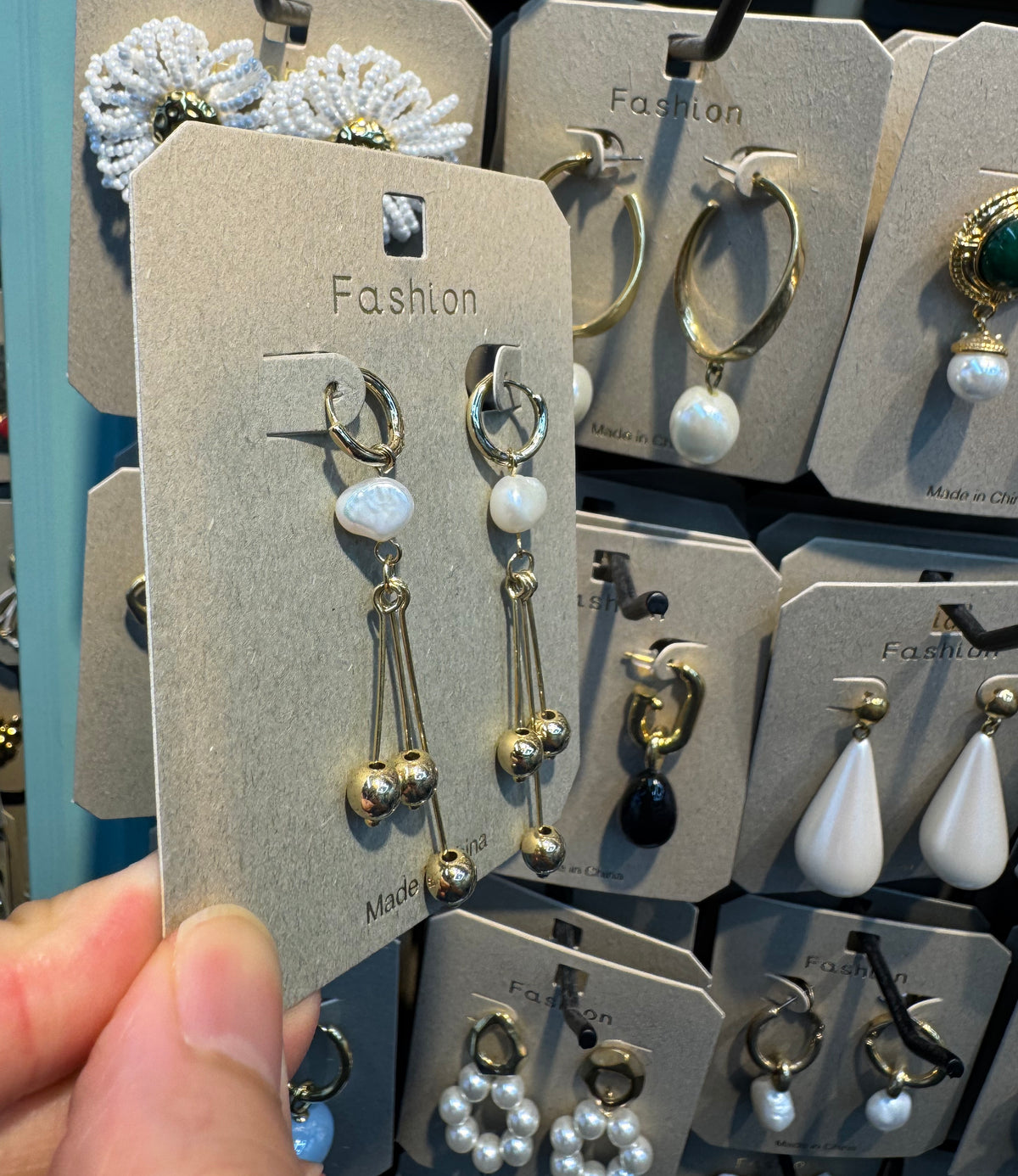 Pearl and Ball Chain Drop Earrings - W3-0518