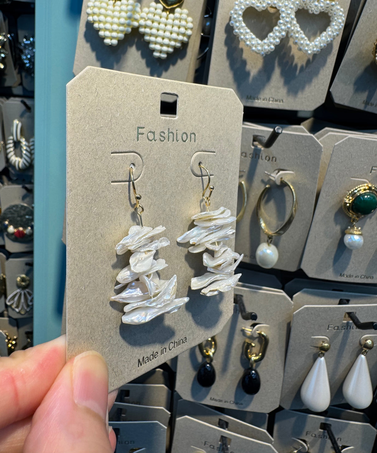 Stacked Shell Chip Drop Earrings - W3-0524