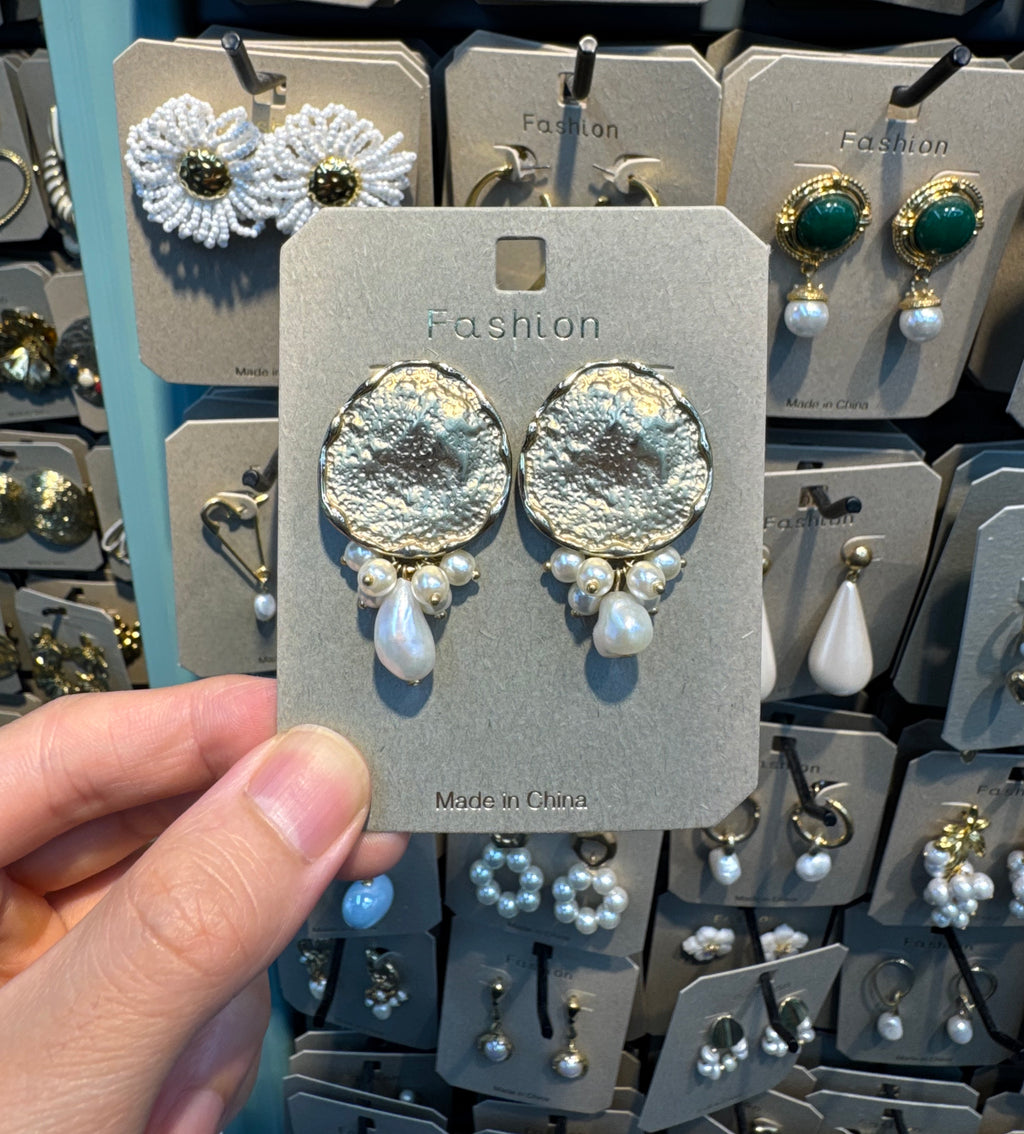Textured Floral Pearl Drop Earrings - W3-0533