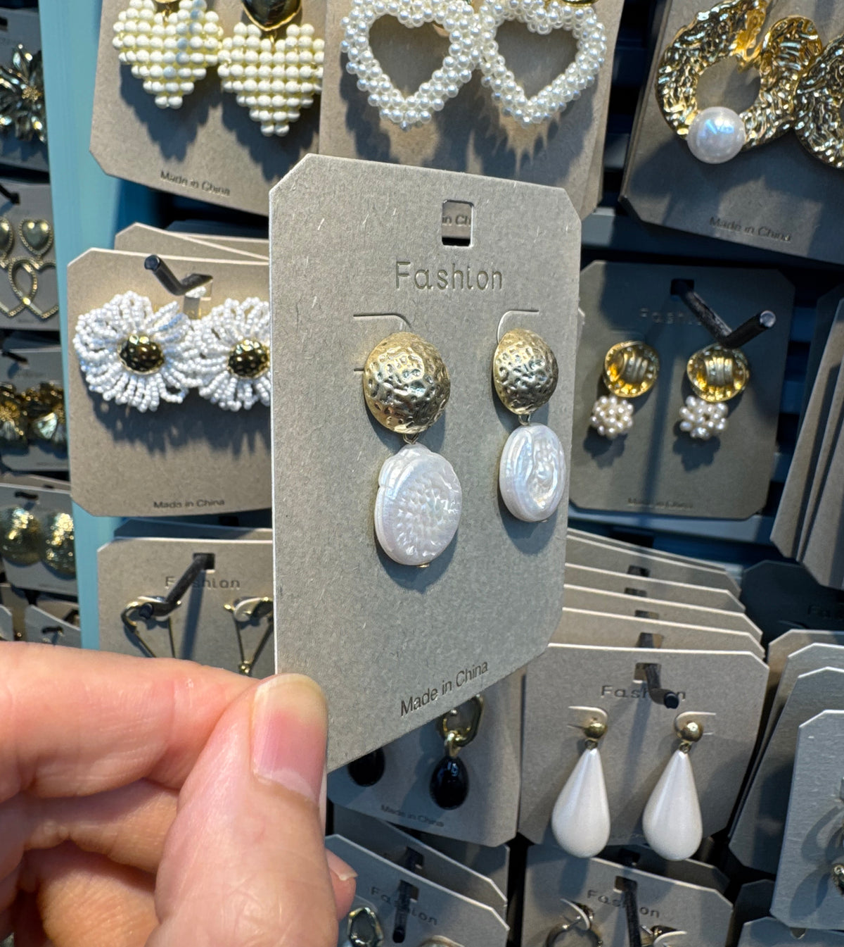 Textured Disc White Dome Earrings - W3-0546