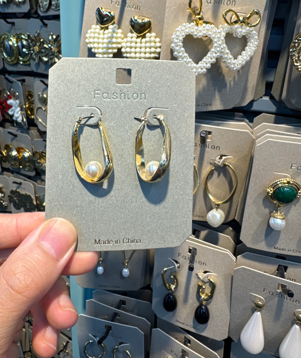 Sculpted Pearl Teardrop Hoops - W3-0559
