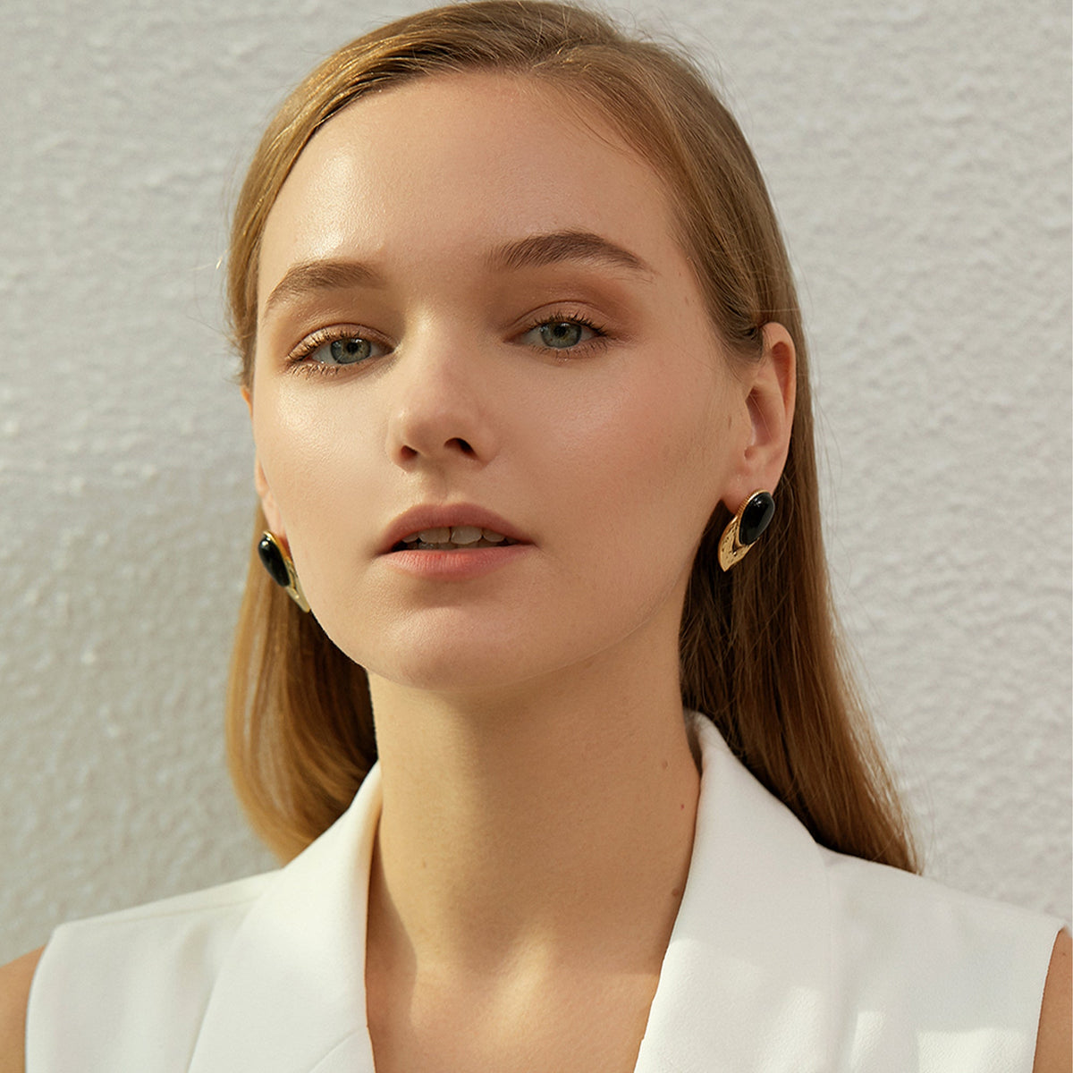 Black Teardrop Hammered Gold Statement Earrings, 15.4g