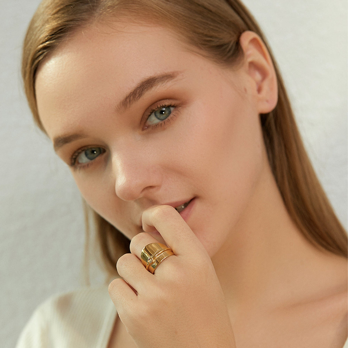 Saddle-Style Cigar Band Ring